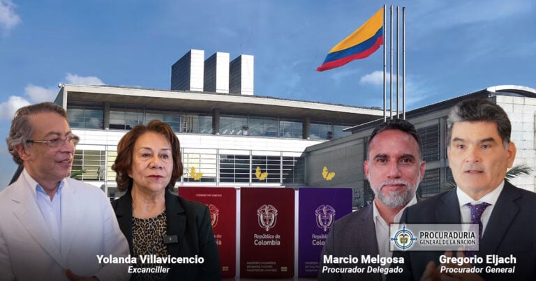 Four adults in business attire stand outside a modern government building, with a Colombian flag flying above and voting booths in the background; captions show names and titles of the officials. - Las2orillas.co: Historias, voces y noticias de Colombia