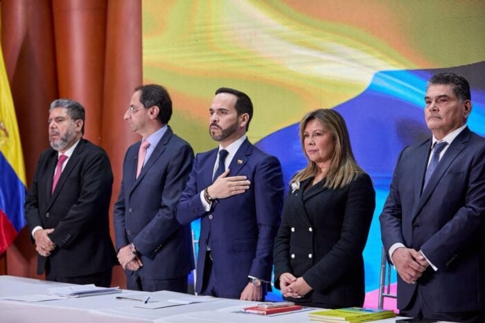 El capítulo pendiente del Libro de la Verdad de De la Espriella: revelaciones de la crisis de la salud - El capítulo pendiente del Libro de la Verdad de De la Espriella: revelaciones de la crisis de la salud