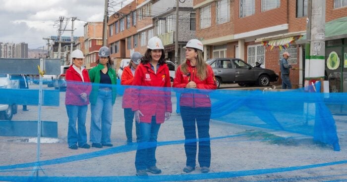 La vía en el sur de Bogotá que tuvo que esperar 30 años para por fin ser pavimentada vía