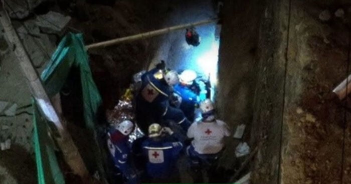 Más de 5 horas bajo la tierra: el milagroso rescate de un obrero quindiano que sobrevivió gracias a una cámara de aire - Más de 5 horas bajo la tierra: el milagroso rescate de un obrero quindiano que sobrevivió gracias a una cámara de aire