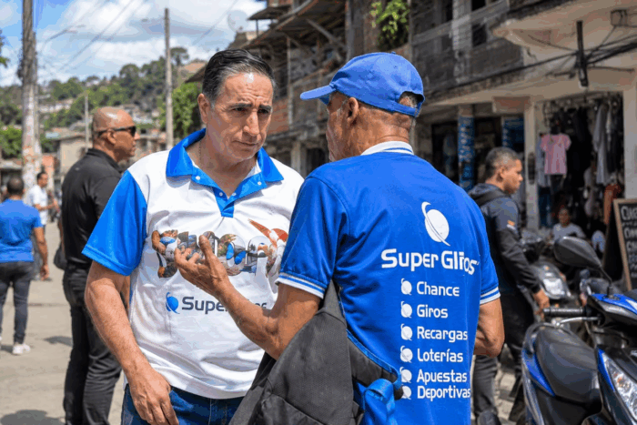 Comenzó la entrega de apoyos del gobierno a damnificados por el terremoto a través de la red de SuperGiros - Comenzó la entrega de apoyos del gobierno a damnificados por el terremoto a través de la red de SuperGiros