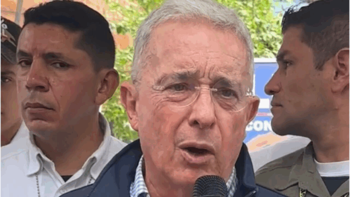 Un magistrado de muchos quilates será definitivo para decidir el juez de Álvaro Uribe en el caso de El Aro y La Granja - Un magistrado de muchos quilates será definitivo para decidir el juez de Álvaro Uribe en el caso de El Aro y La Granja