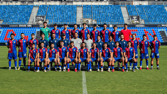 El colombiano que le vendió a Messi un equipo de futbol español en apuros con su empresa de salud en Bogotá - El colombiano que le vendió a Messi un equipo de futbol español en apuros con su empresa de salud en Bogotá