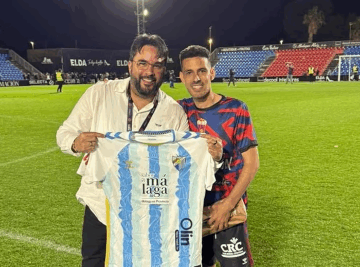 El colombiano que le vendió a Messi un equipo de futbol español en apuros con su empresa de salud en Bogotá - El colombiano que le vendió a Messi un equipo de futbol español en apuros con su empresa de salud en Bogotá