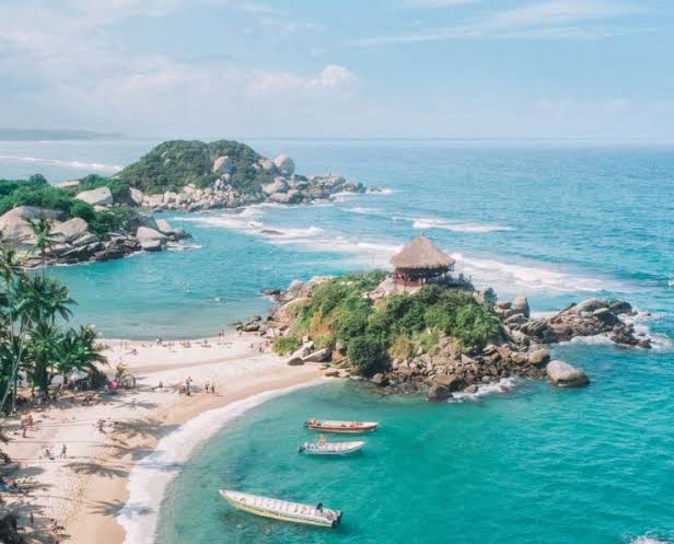Quién manda en el Tayrona, el parque en Santa Marta que mantiene alta ocupación pese a la crisis por el paro armado - Quién manda en el Tayrona, el parque en Santa Marta que mantiene alta ocupación pese a la crisis por el paro armado
