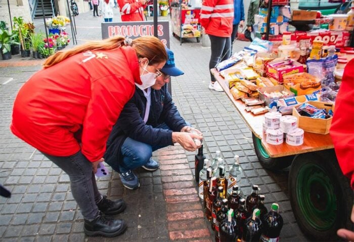 Licor y cigarillos de contrabando, celulares robados, cuchillos, armas y siete comercios sellados - Licor y cigarillos de contrabando, celulares robados, cuchillos, armas y siete comercios sellados