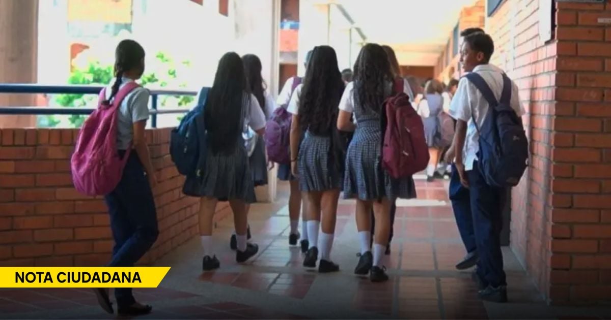 Sin el celular en los colegios, los jóvenes tendrán que enfrentarse a nueve horas de soledad