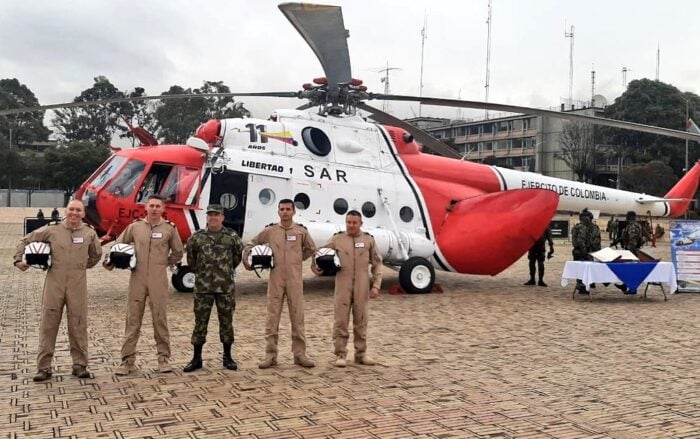 El helicóptero de la Operación Jaque que sacaron de Tolemaida para mover 5 ministros desde Bogotá a Facatativá - El helicóptero de la Operación Jaque que sacaron de Tolemaida para mover 5 ministros desde Bogotá a Facatativá