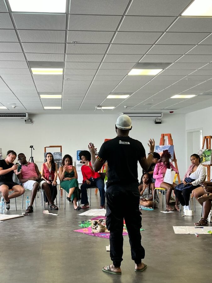 La terquedad del caleño que desafió a sus profesores y ahora cuenta su historia en las mejores universidades del mundo - La terquedad del caleño que desafió a sus profesores y ahora cuenta su historia en las mejores universidades del mundo