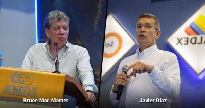 Split-screen of two men speaking at a conference; left at a yellow podium with ANDI logo, right holding a microphone and gesturing downwards. - Las2orillas.co: Historias, voces y noticias de Colombia
