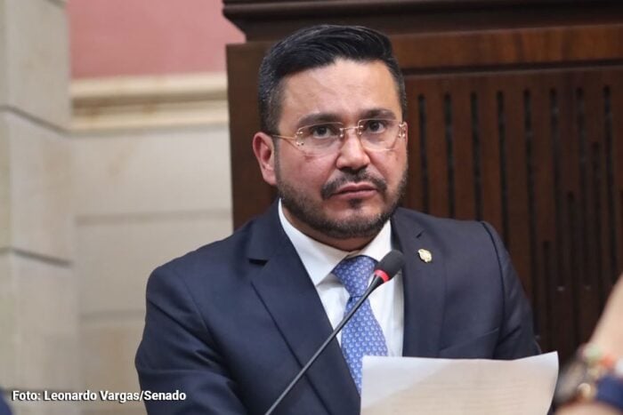 Un contrato de 0 millones y tres demandas más son los ingredientes con los que buscan tumbar contralor Jorge Laverde - Un contrato de 0 millones y tres demandas más son los ingredientes con los que buscan tumbar contralor Jorge Laverde