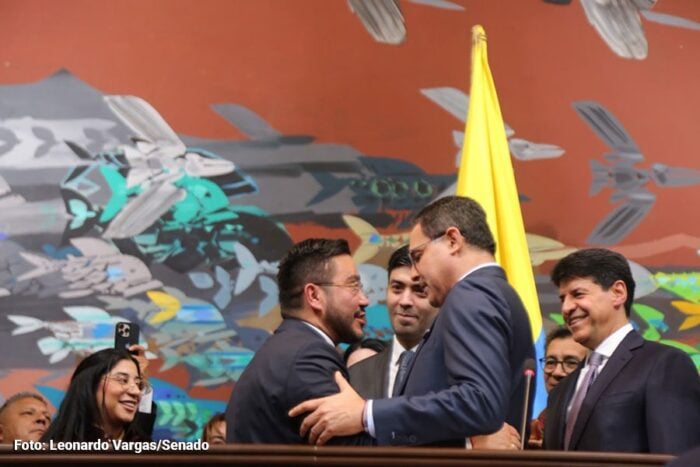 Un contrato de 0 millones y tres demandas más son los ingredientes con los que buscan tumbar contralor Jorge Laverde - Un contrato de 0 millones y tres demandas más son los ingredientes con los que buscan tumbar contralor Jorge Laverde