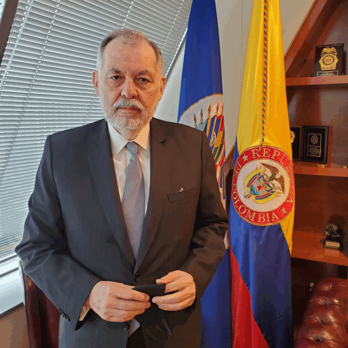 Una iglesia que va en contra de los católicos conquistó a Alejandro Ordóñez, el nuevo ministro del Interior - Una iglesia que va en contra de los católicos conquistó a Alejandro Ordóñez, el nuevo ministro del Interior