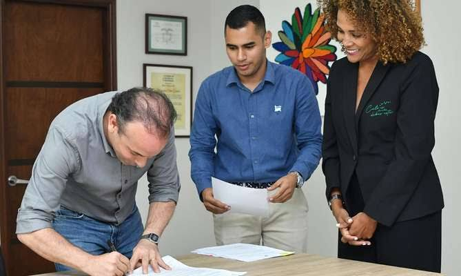 - Mabel Lara se abre camino con miras a la Alcadía de Cali, sería la candidata de Alejandro Eder
