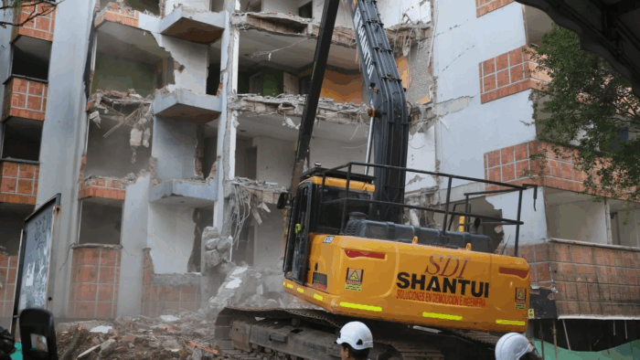 - Un icónico edificio de Pereira y otro que perteneció un narco de Cali fueron de los primeros demolidos tras el terremoto