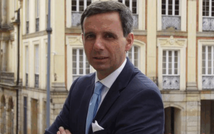 - La huella del exministro Alberto Carrasquilla en el proyecto de rescate económico de De la Espriella
