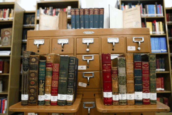 - Qué había en la Biblioteca de la Cancillería que una funcionaria hizo empacar en cajas sin saber a dónde las envió