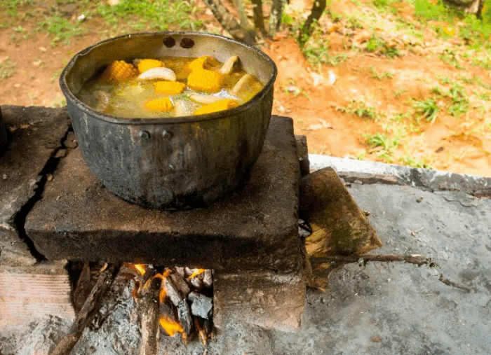  - El pueblo con nombre europeo donde preparan con leña uno de los mejores sancochos de gallina de Colombia