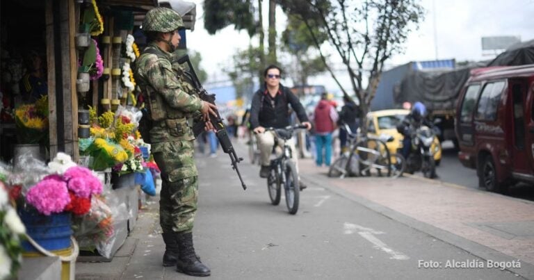 - Las2orillas.co: Historias, voces y noticias de Colombia
