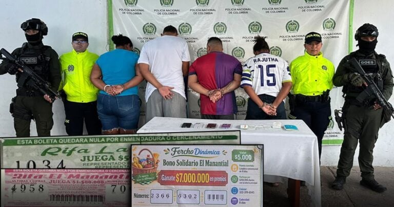 - Las2orillas.co: Historias, voces y noticias de Colombia