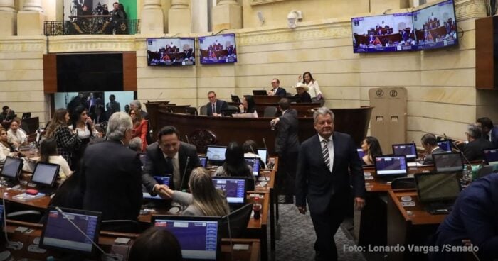 El error que terminó hundiendo el presupuesto de 4,9 billones de MinHancieda y De la Espriella - El error que terminó hundiendo el presupuesto de 4,9 billones de MinHancieda y De la Espriella